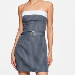 Strapless mini grey and white dress with stripes. Pinstripe  dress